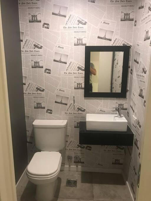 Suite In San Telmo Dormitorio En Suite Con Dos Banos Y Balcon A La Calle บัวโนสไอเรส ภายนอก รูปภาพ