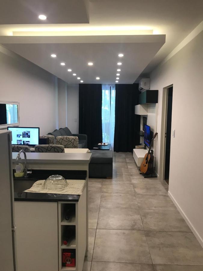 Suite In San Telmo Dormitorio En Suite Con Dos Banos Y Balcon A La Calle บัวโนสไอเรส ภายนอก รูปภาพ